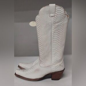 Elegant White Snakeskin Heeled Boots